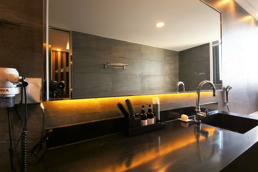 Premium Ava Hotel Sasang 47/50