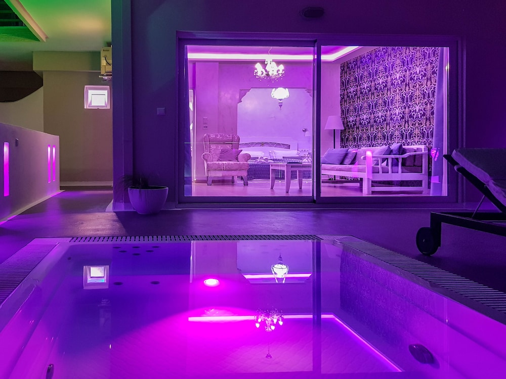 Panorama Suites And Spa 58/85