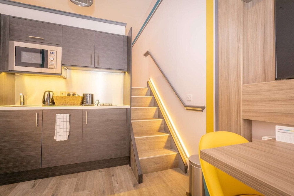 Court Residence 4/49
