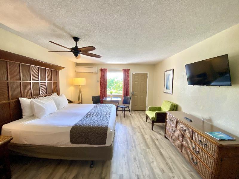 Room, Single, Queen Bed, Beach Front