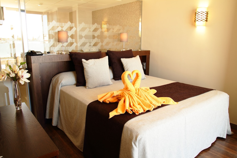 Don Paco Hotel 29/77