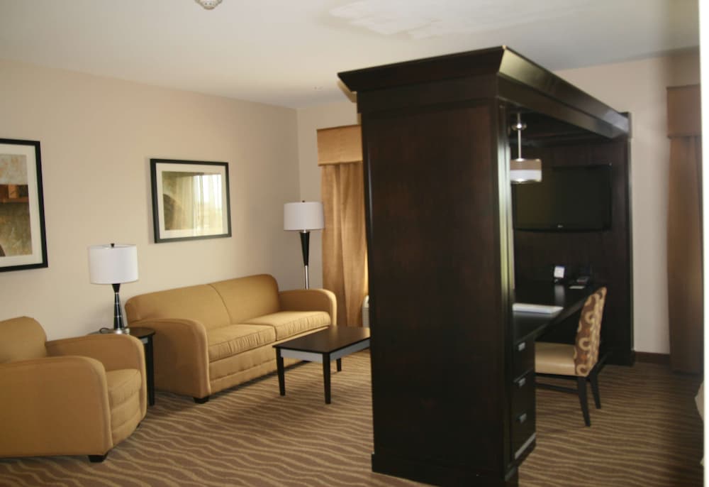 Hampton Inn and Suites Cleburne 46/78