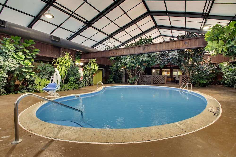 Greenfield Inn and Suites Elizabethtown KY I65 Exit 94 1/62