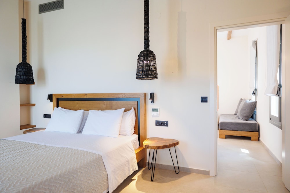 DELUXE, SUITE, SEA VIEW