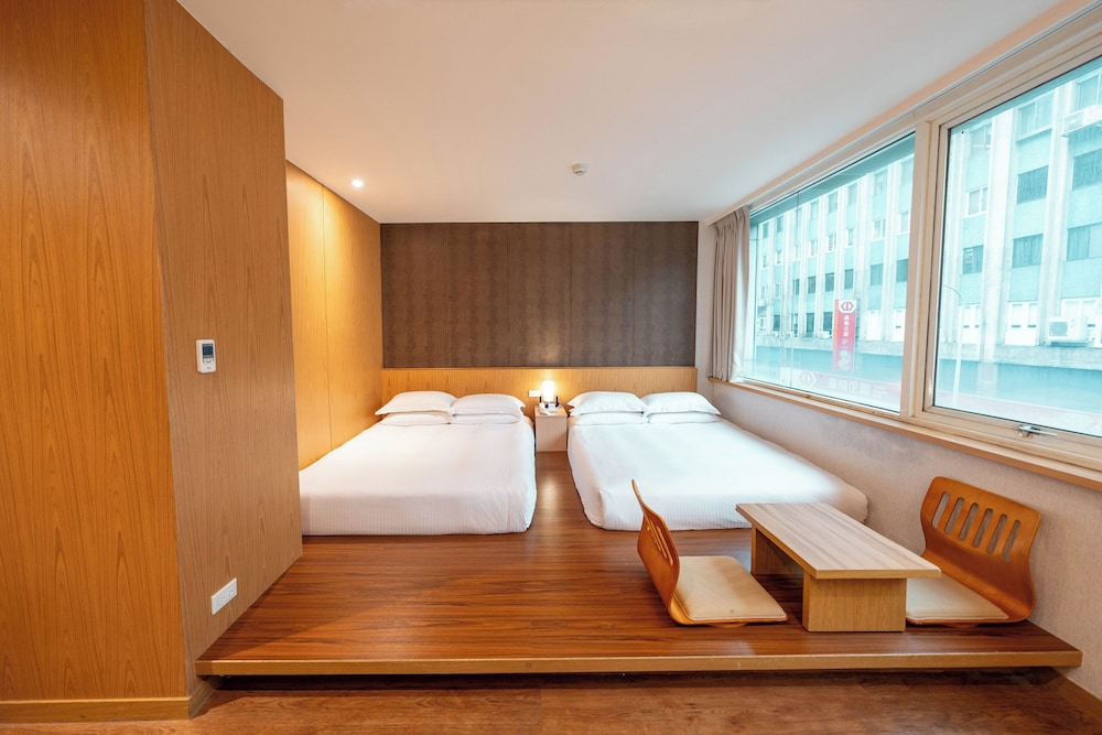 Friend Hotel Yoyo 30/67