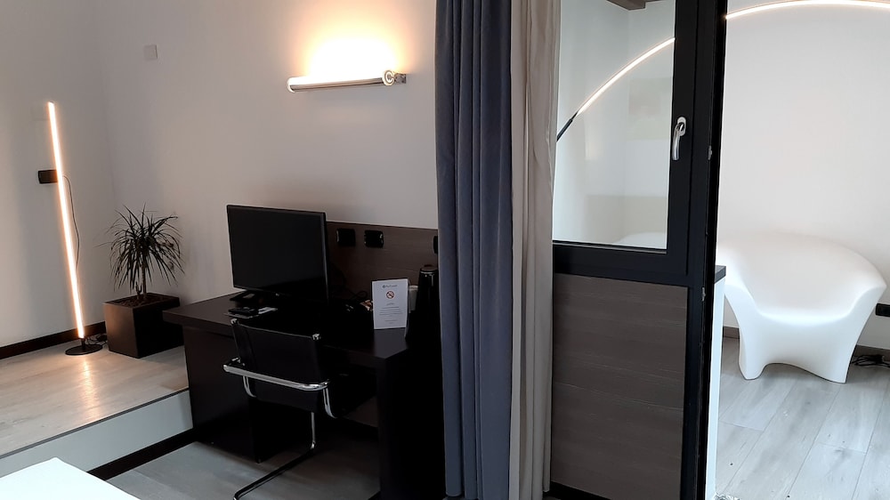 Continental Urban Art Hotel 30/40