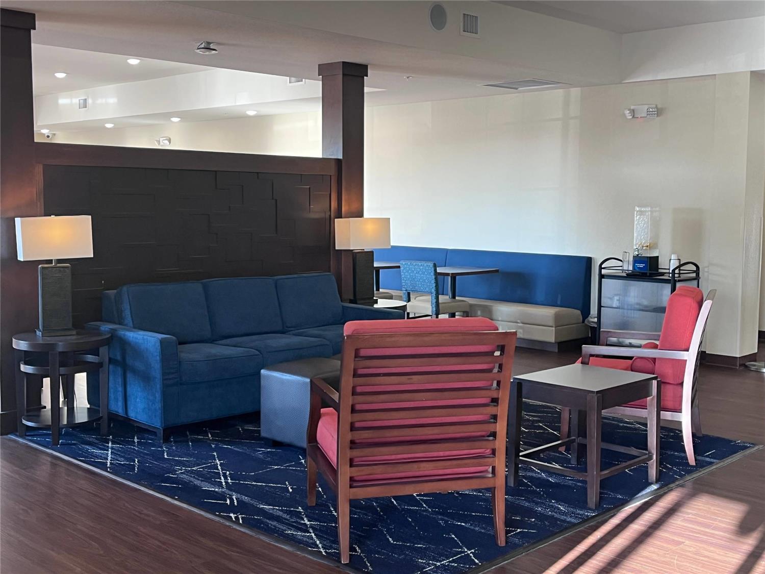 Comfort Inn & Suites Mankato, MN 13/30