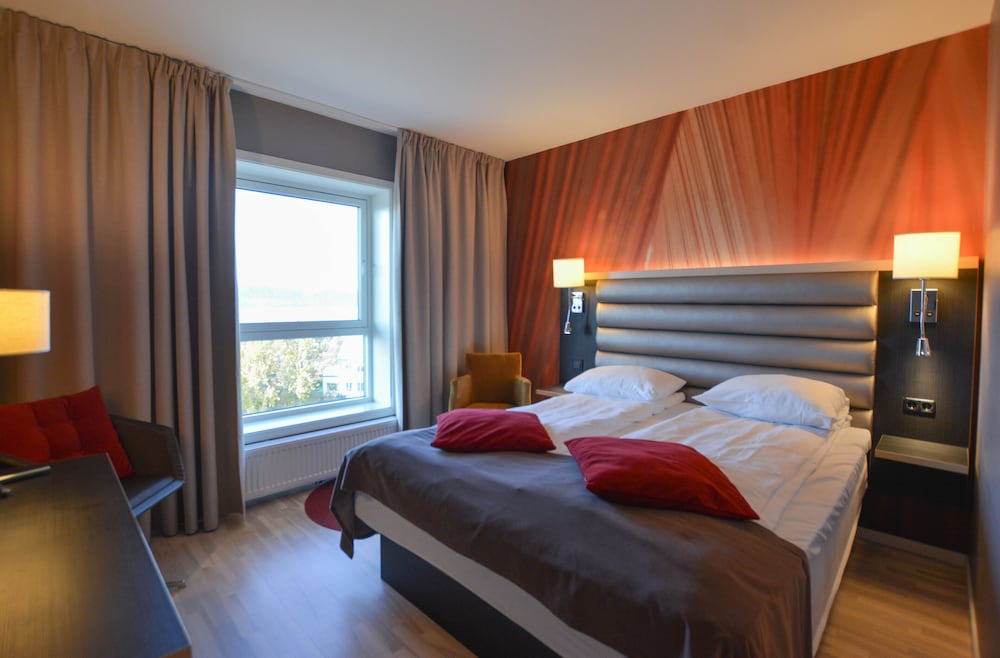 Quality Hotel Grand Royal 9/39