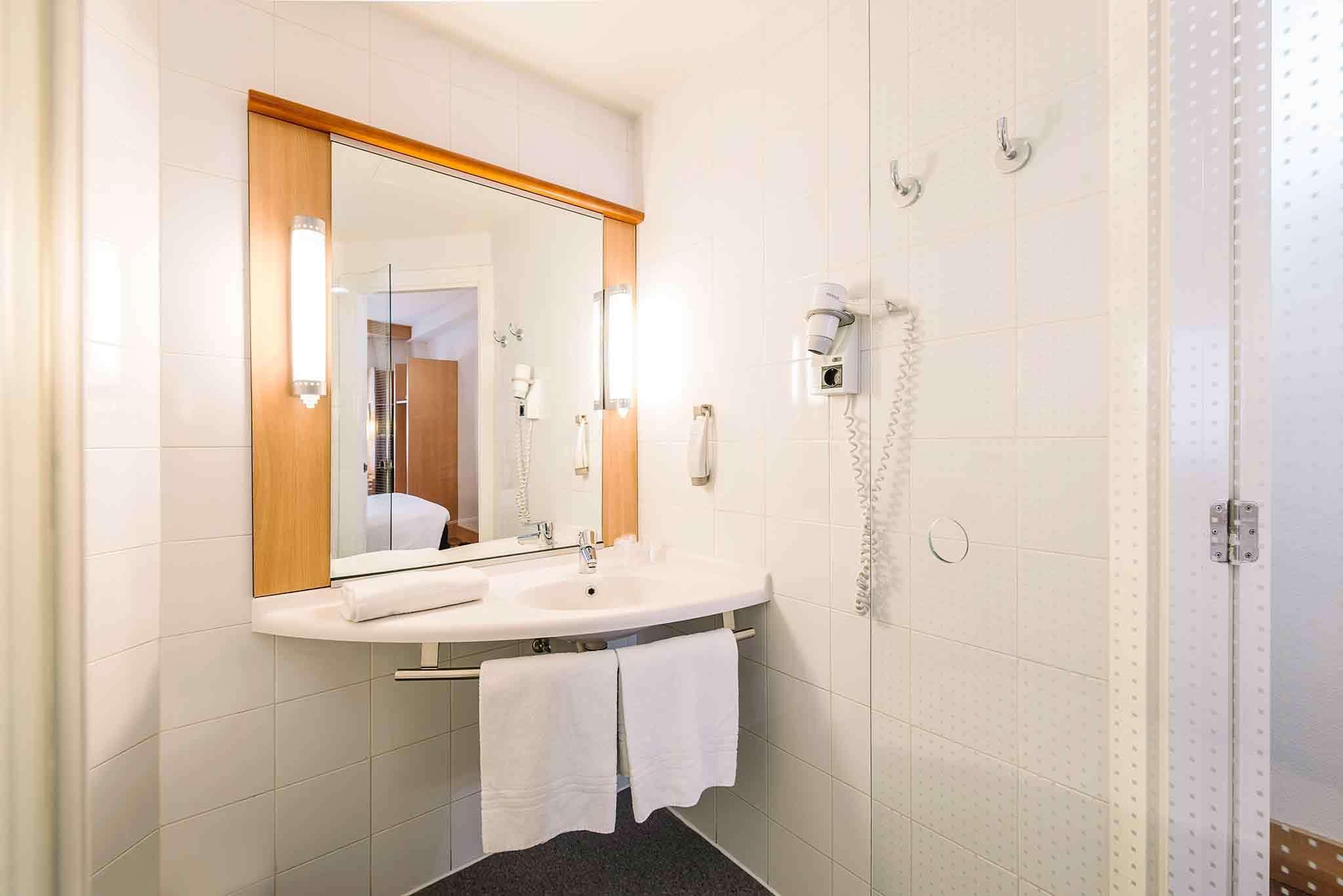غرفة بريميوم بسرير مزدوج، Ibis Styles Madrid Centro Maravillas 2/2