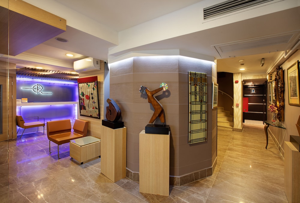Gallery Residence And Boutique Hotel 53/72