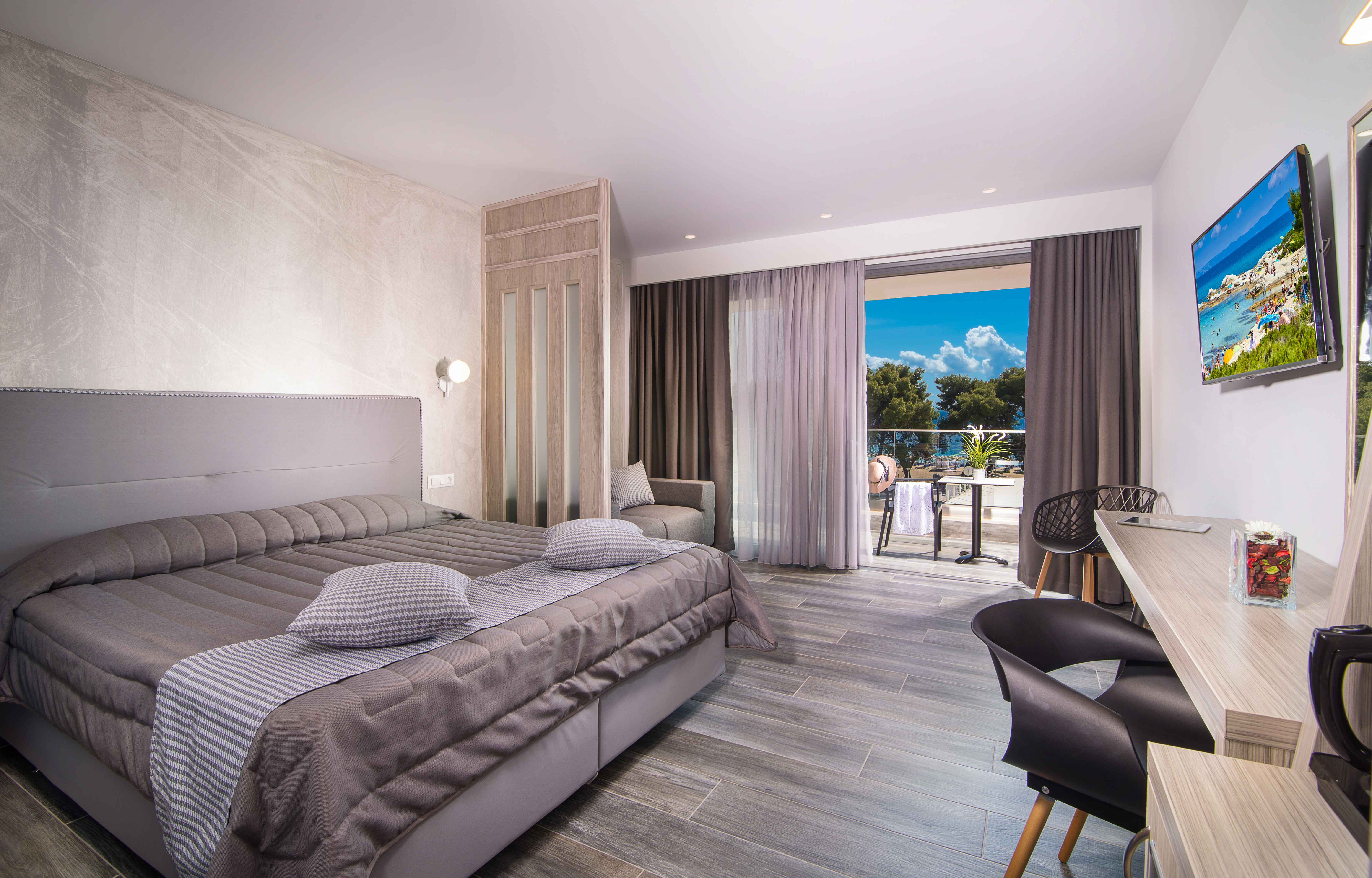 Lagomandra Beach Hotel and Suites 28/71