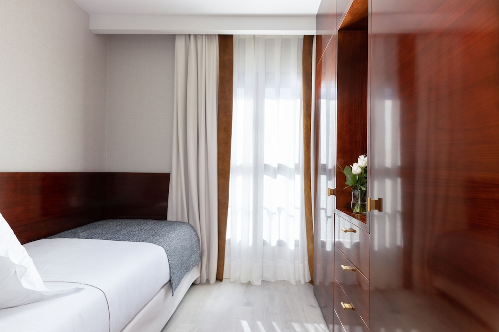 2 BEDROOMS, FAMILY, APARTMENT, WITH VIEW