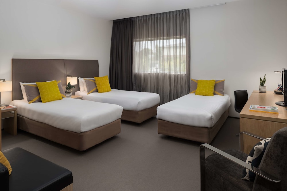 Atura Dandenong 8/60