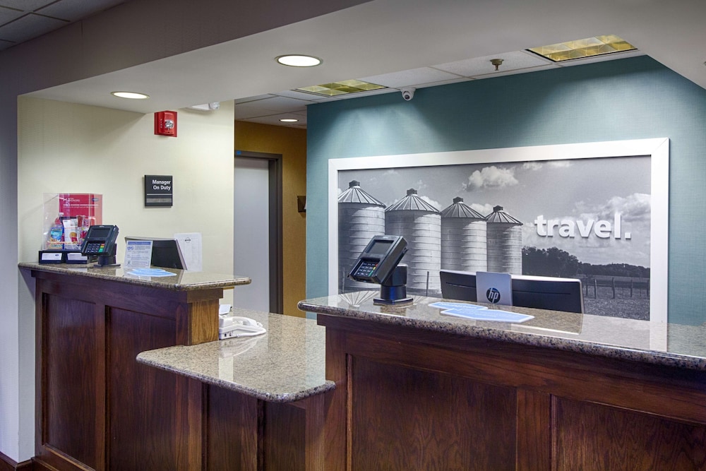 Hampton Inn Salina 8/46