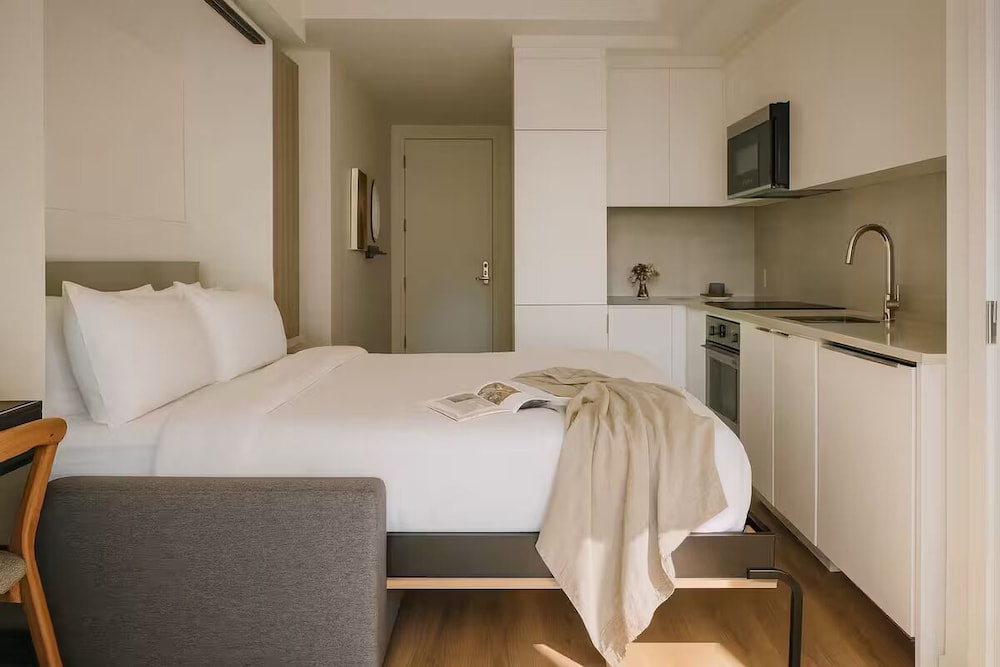 Condo, Design, Queen Murphy Bed