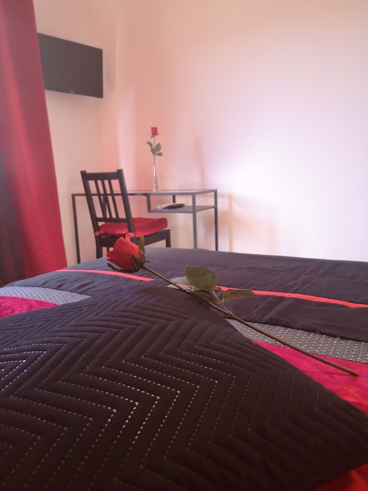 Sensations Guesthouse 12/50