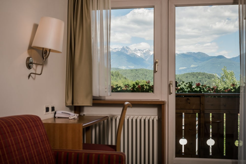 Wirtshaushotel Alpenrose 34/47