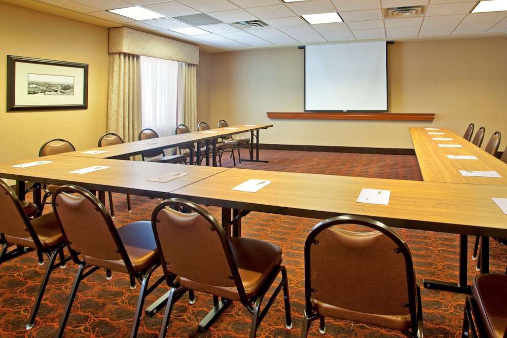 Hampton Inn Suites Minneapolis St Paul Arpt-Mall of America 39/44