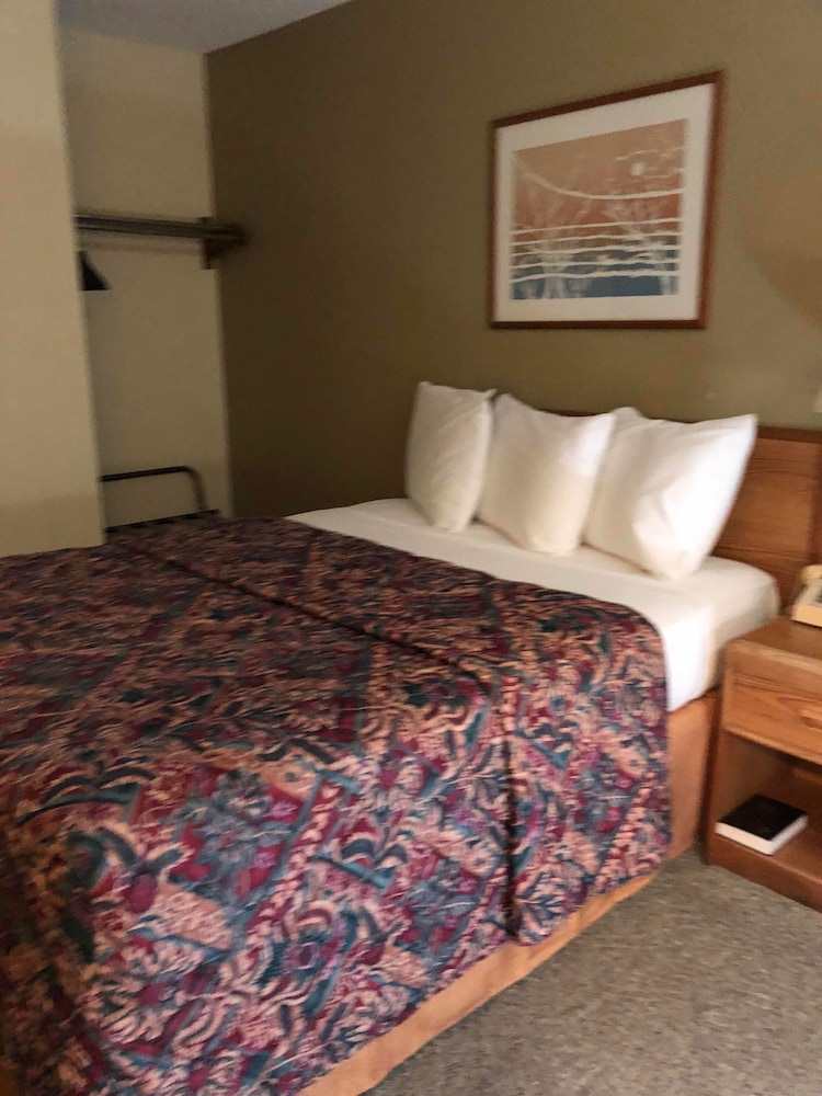 Value Host Motor Inn 7/23