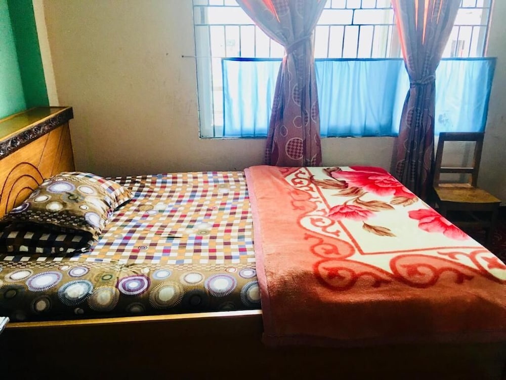 Sara's Backpackers Hotel 16/74