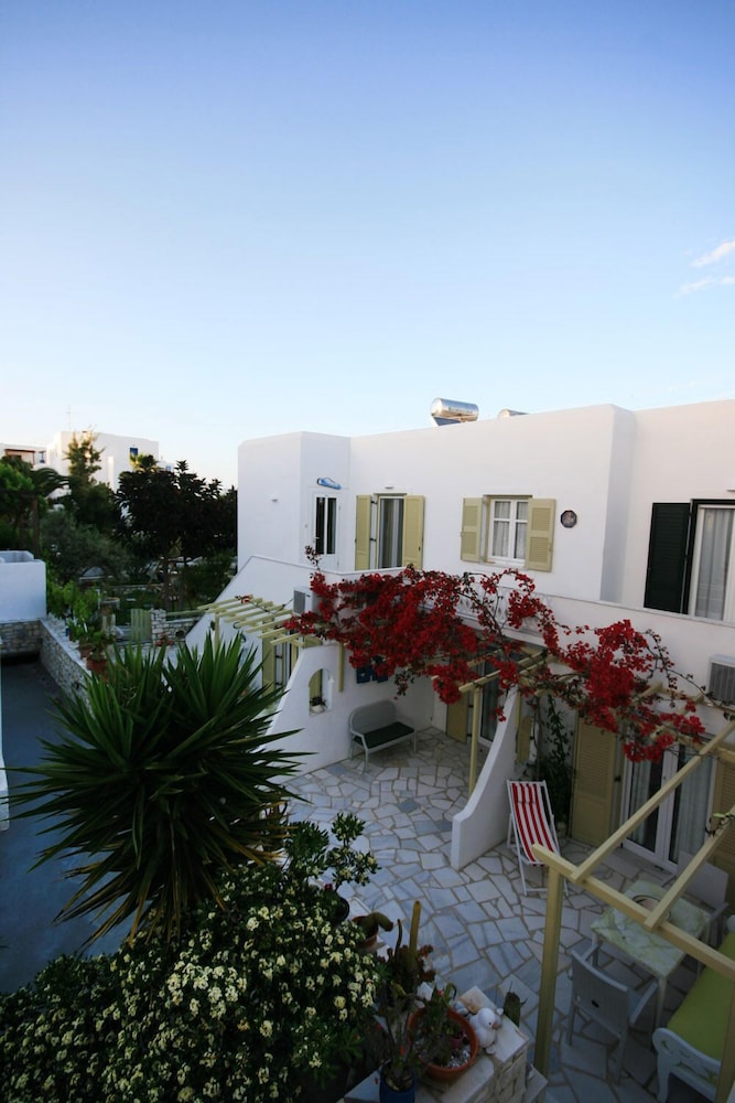 Leonardos Apartments 43/50