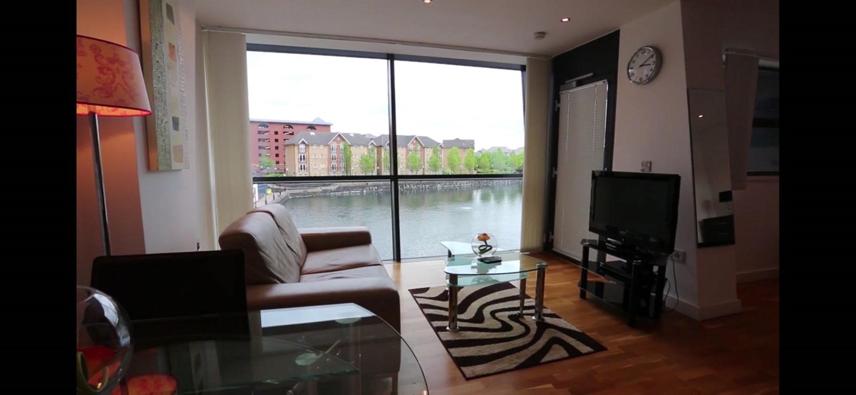 Quay Apartments Salford Quays 10/22