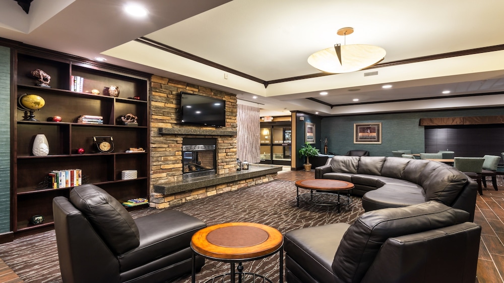 Holiday Inn Express Hotel And Suites Butte 32/46