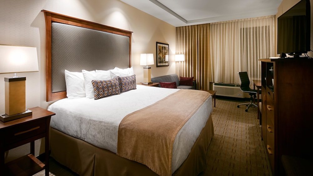 Best Western Premier Boulder Falls Inn 19/66