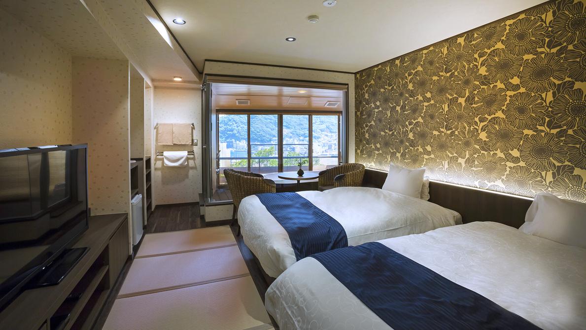 Deluxe, Twin Beds, Marina View, Middle Floor, Main Building