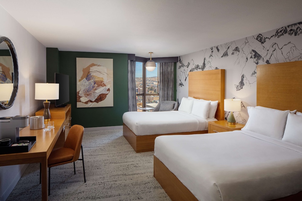 EXECUTIVE, 2 QUEEN BEDS, ACCESSIBLE