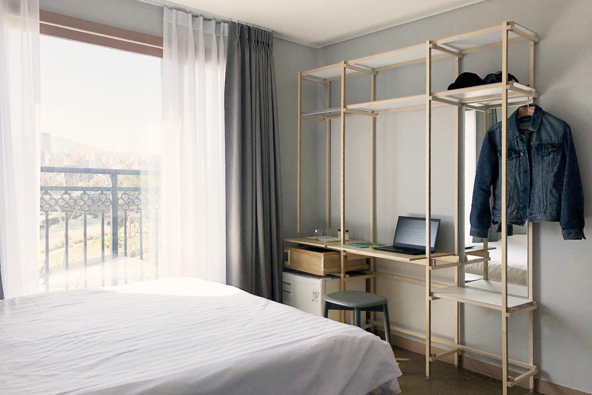 Room, Terrace