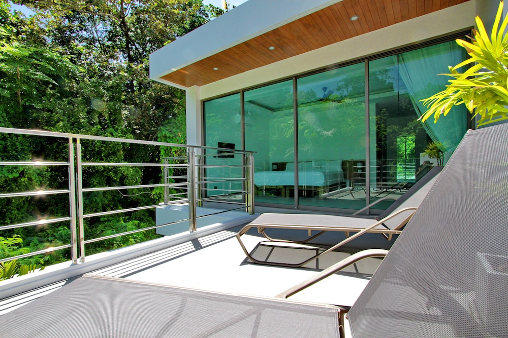 Ya Nui Beach Villas 33/53
