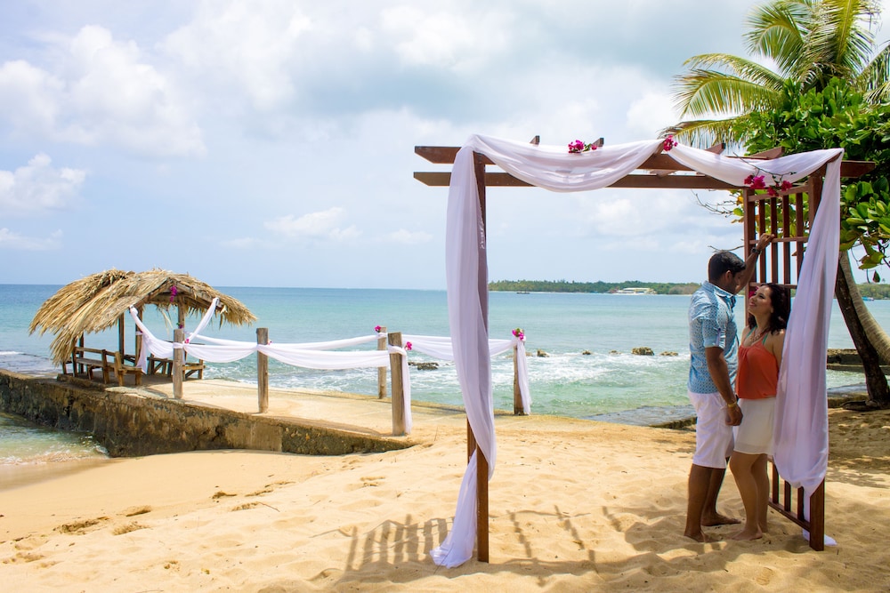 Tropikist Beach Hotel & Resort 53/65