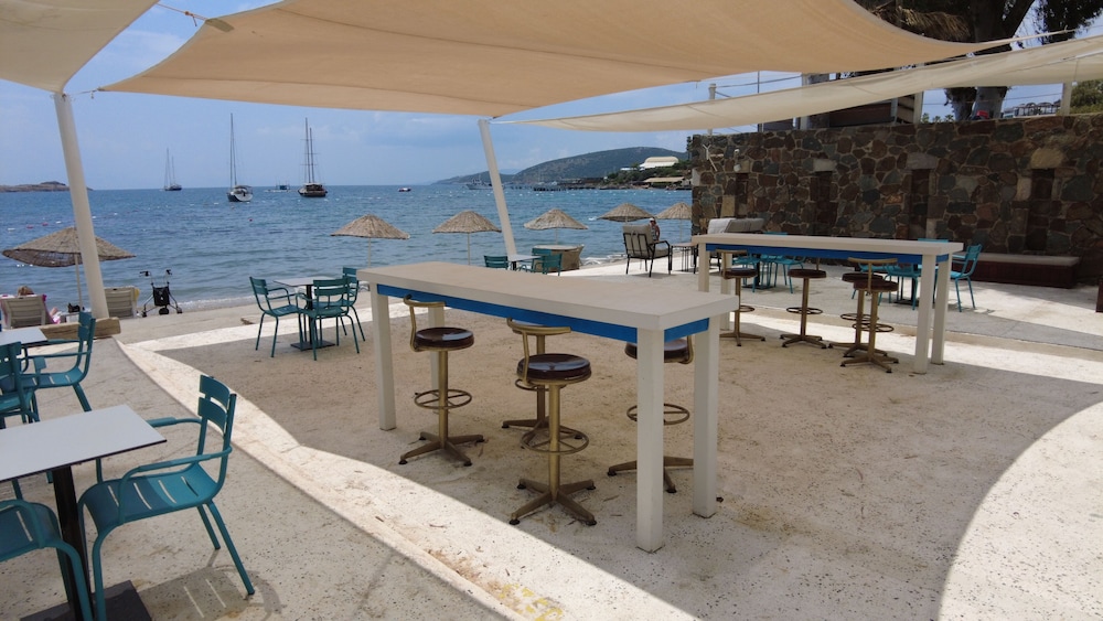 Gumbet Cove Hotel 30/50