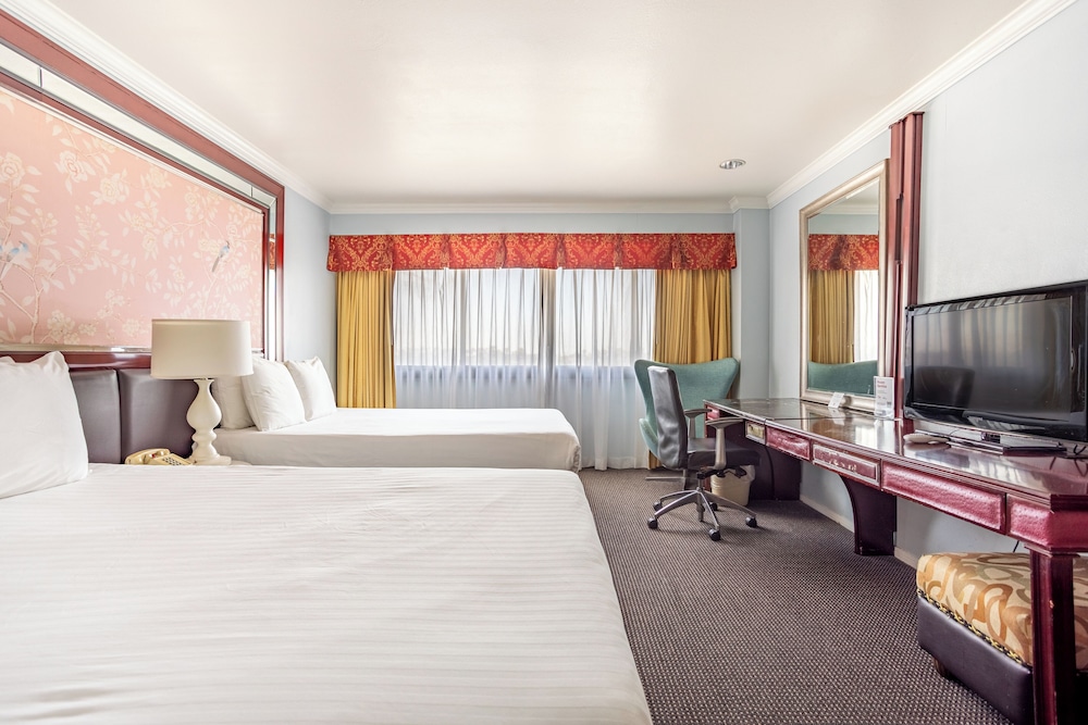 ROOM, 2 QUEEN BEDS