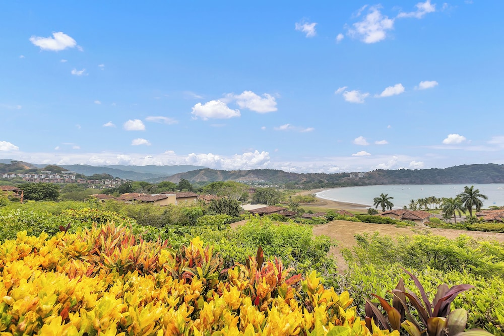 Hrg Condos At Los Suenos 46/50
