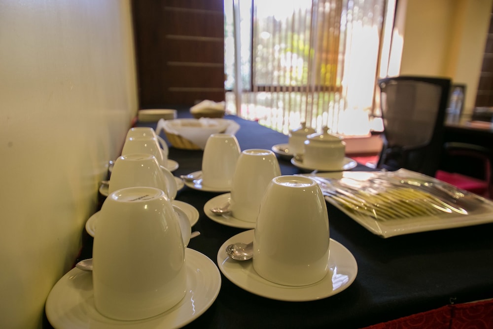 Waridi Paradise Apartment Hotel 64/72