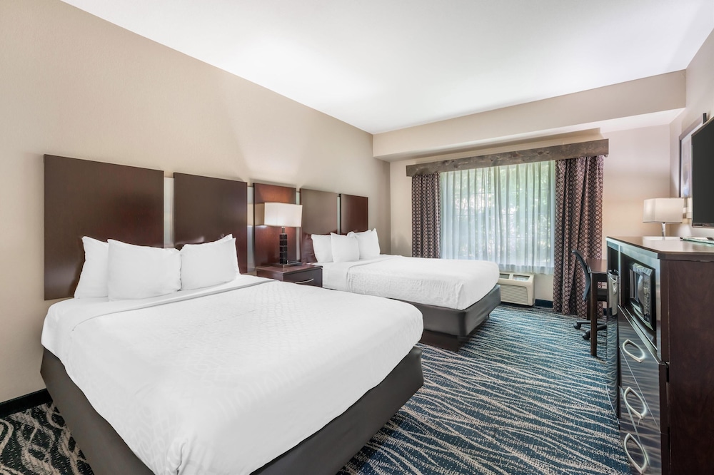 غرفة قياسية بسريرين كوين، Best Western Plus Eastgate Inn & Suites 4/10