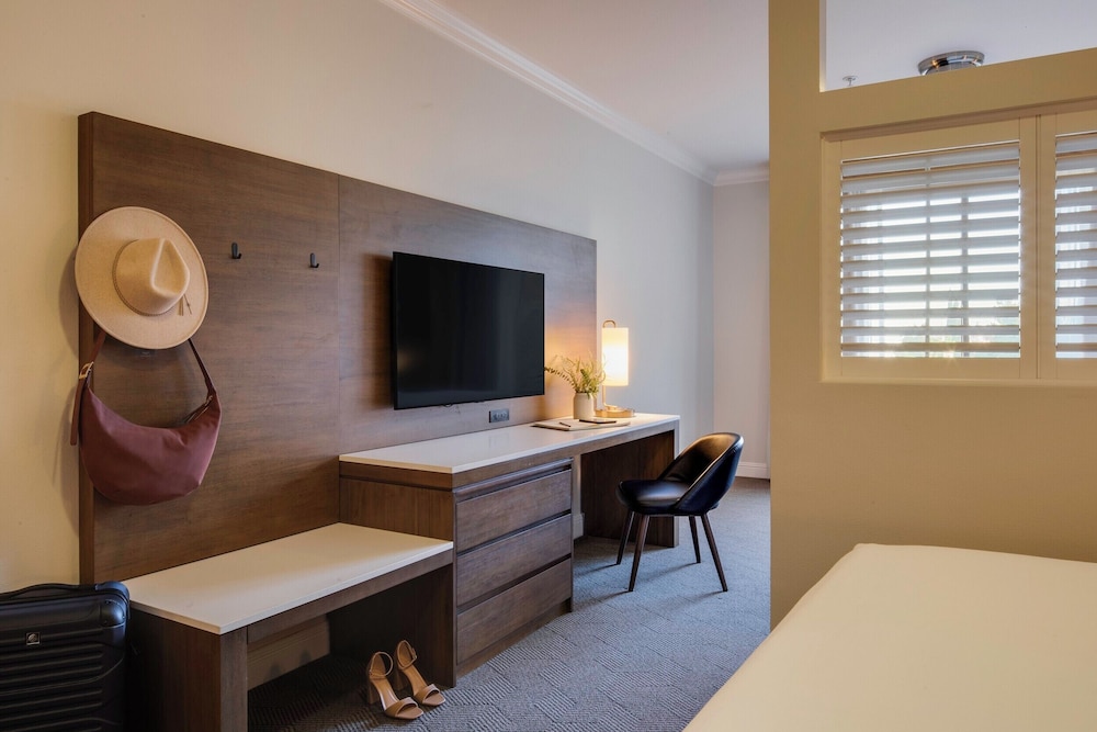 Ayres Hotel Chino Hills 34/55