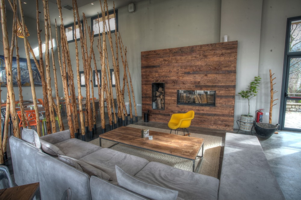Oniropetra Boutique Hotel 7/75