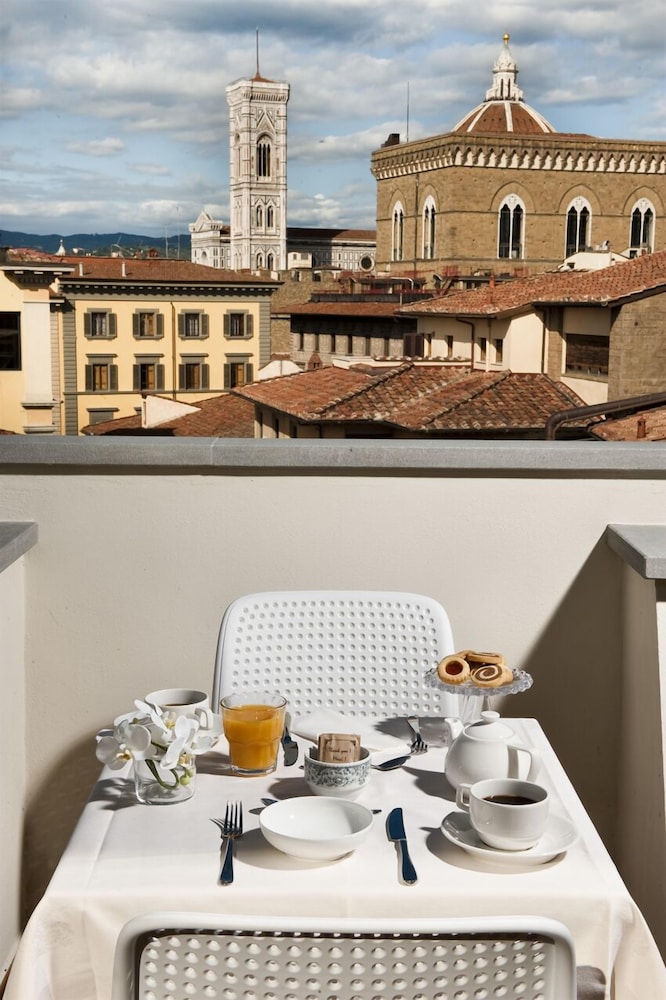 Della Signoria Hotel 32/42