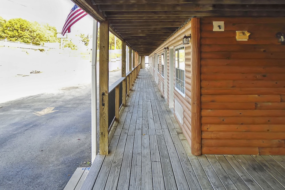White Wing Lodge 17/30