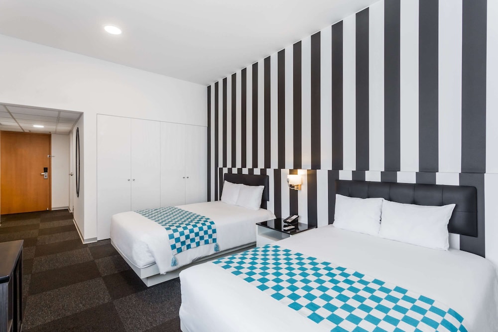 ROOM, 2 DOUBLE BEDS, ACCESSIBLE