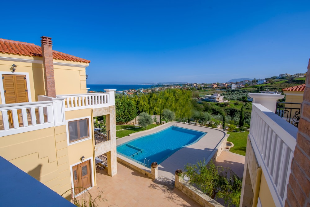 Casa Leone Suites 43/50