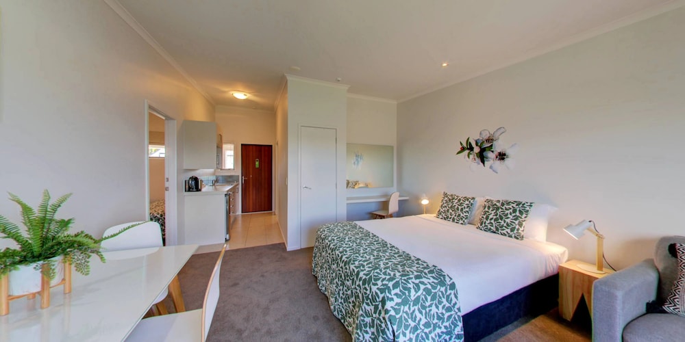 Alpine Lake Motor Lodge 20/46
