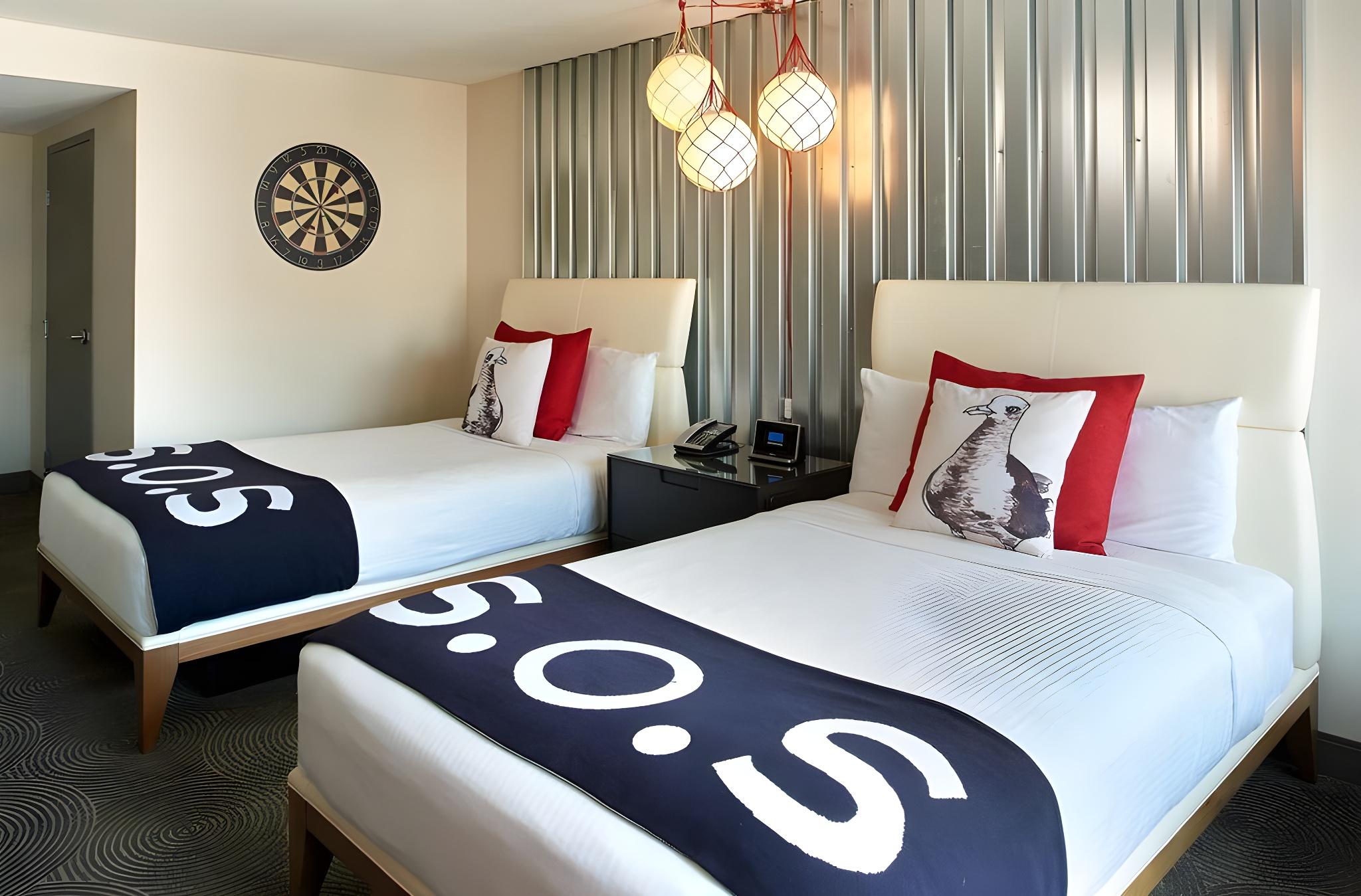 Zephyr, 2 Double Beds, Accessible
