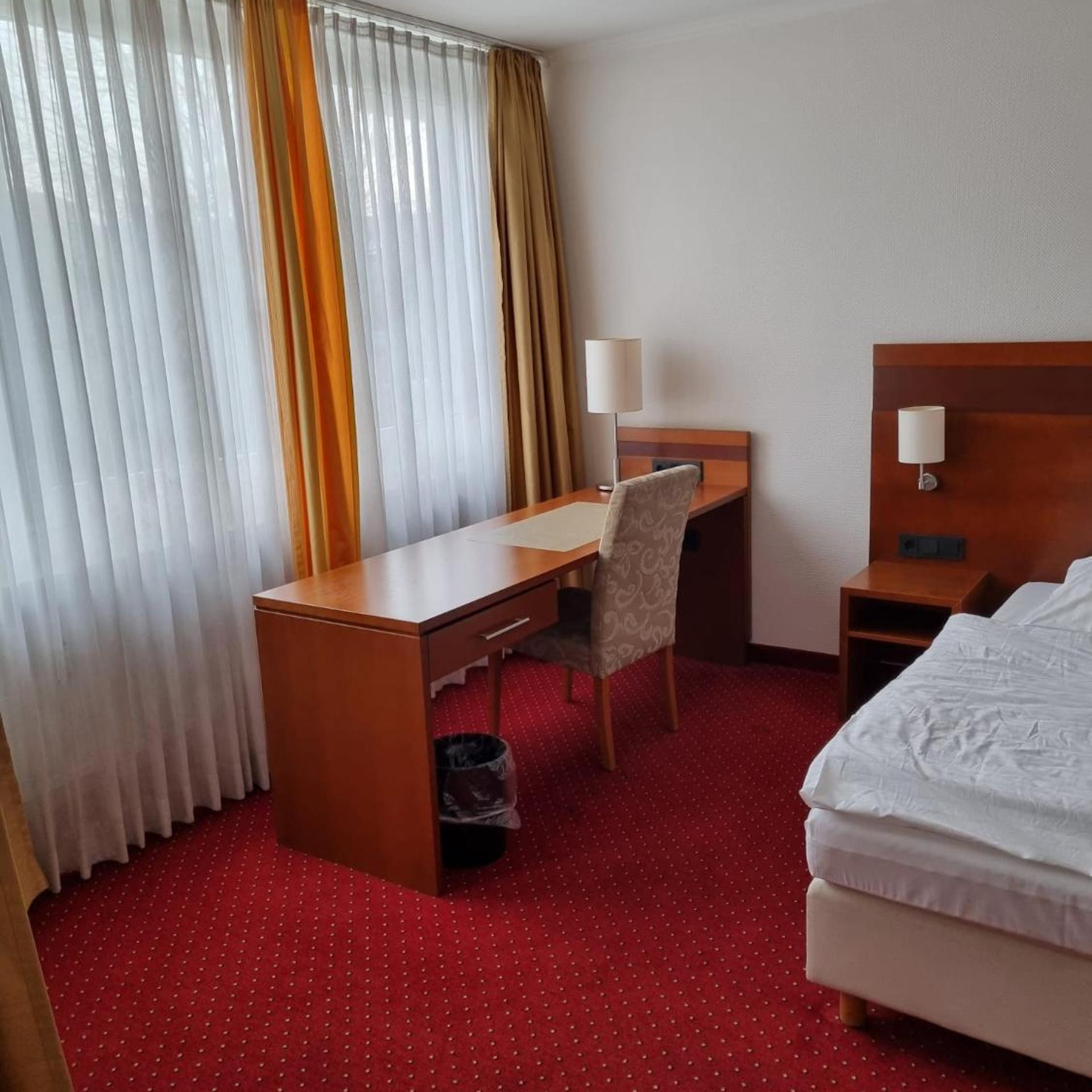 ROSENPARK LAURENSBERG HOTEL 16/45