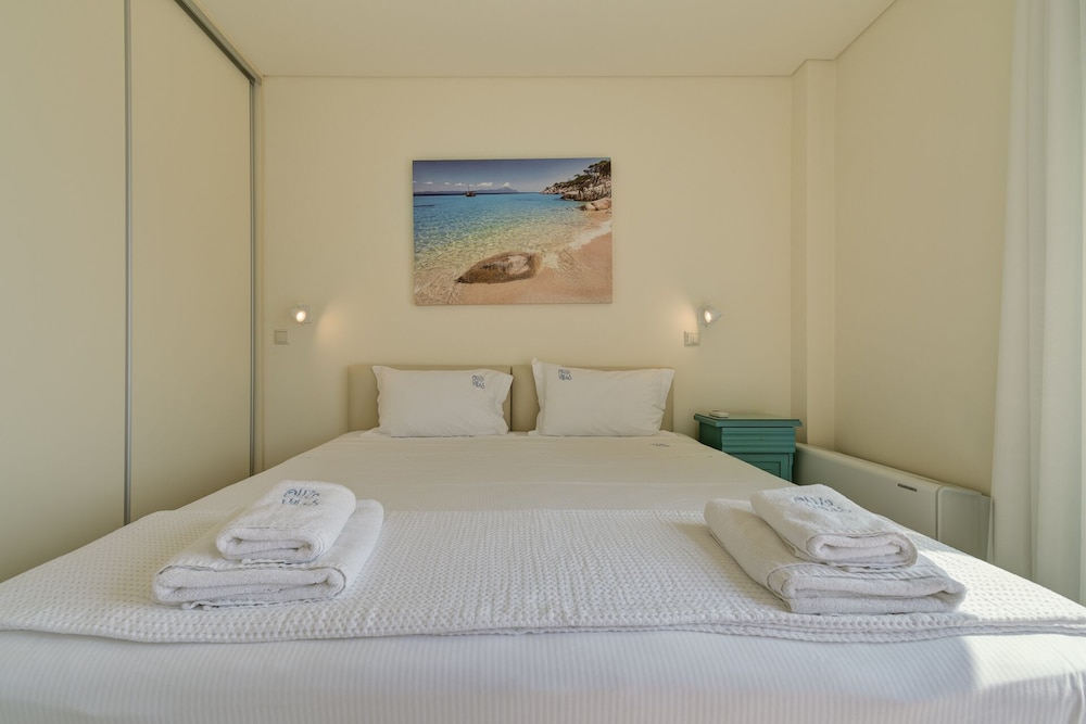 Ouzo Villas 12/50