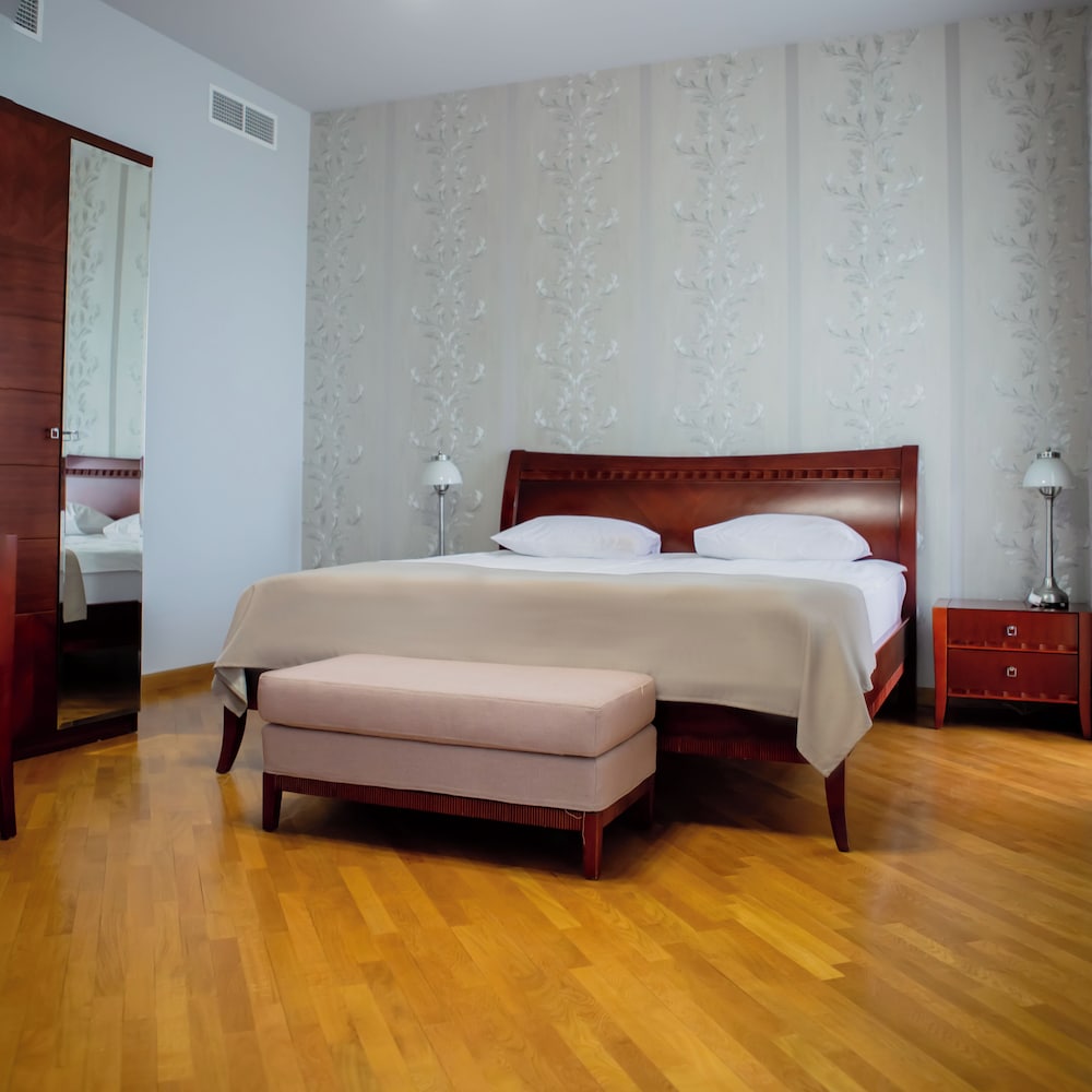 1 BEDROOM, JUNIOR SUITE