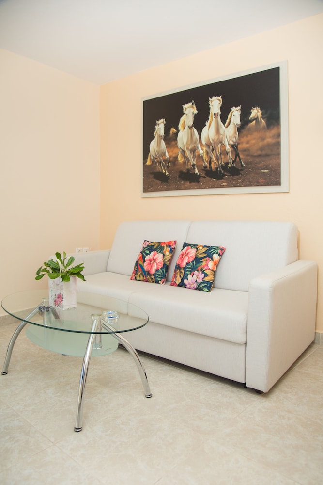 Brentanos Apartments - View Of Paradise 23/50